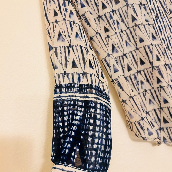 Navy and White Geometric Women's Top - Picture 2 of 4